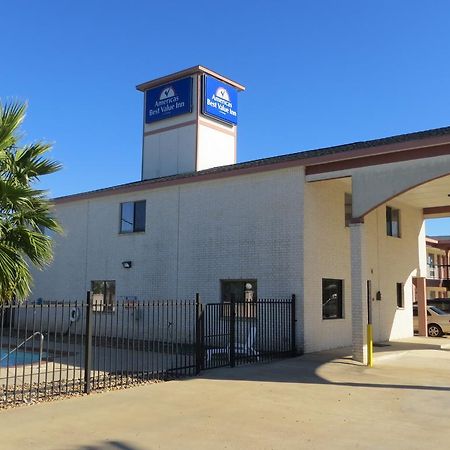 Americas Best Value Inn & Suites Hempstead Exteriör bild