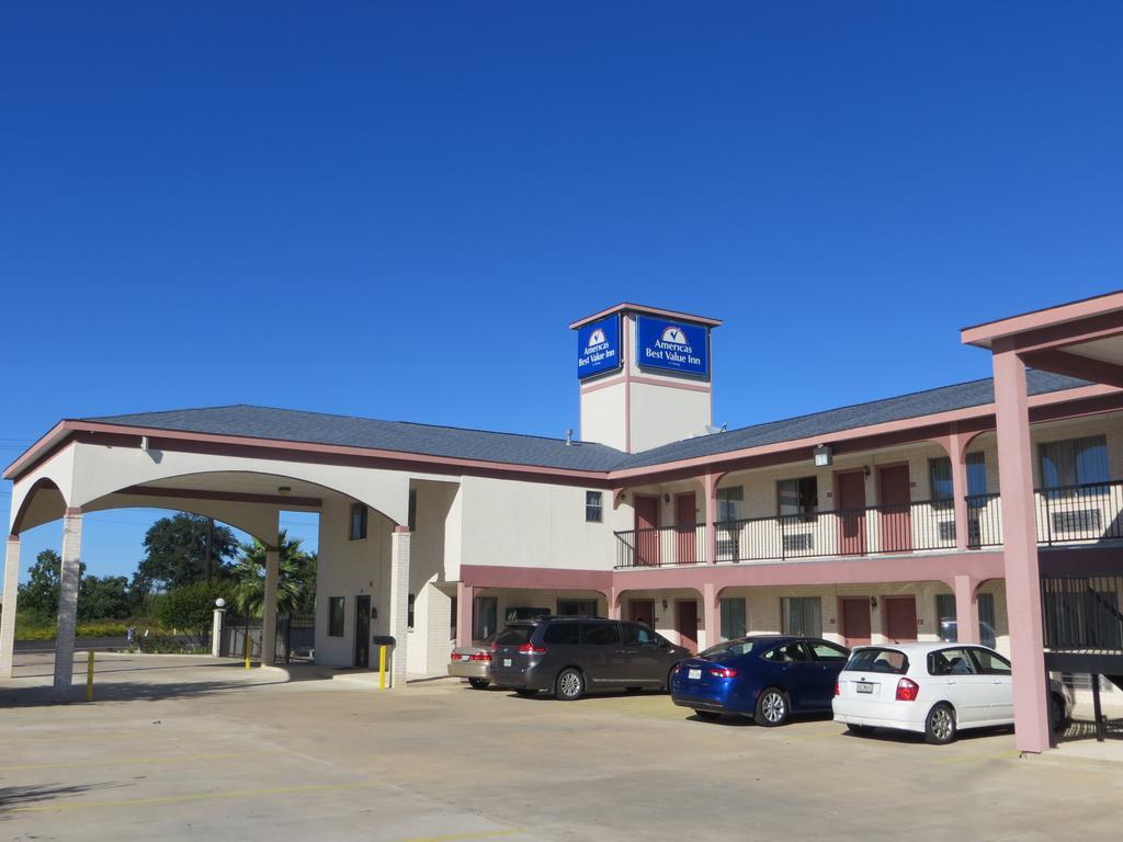Americas Best Value Inn & Suites Hempstead Exteriör bild