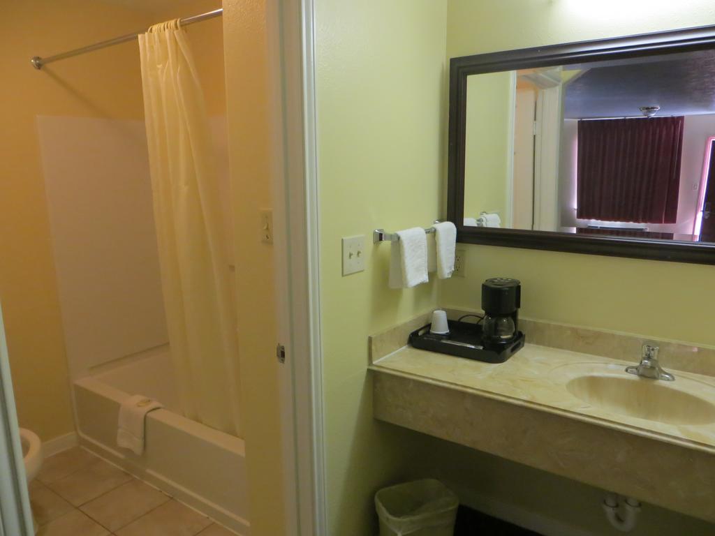 Americas Best Value Inn & Suites Hempstead Rum bild