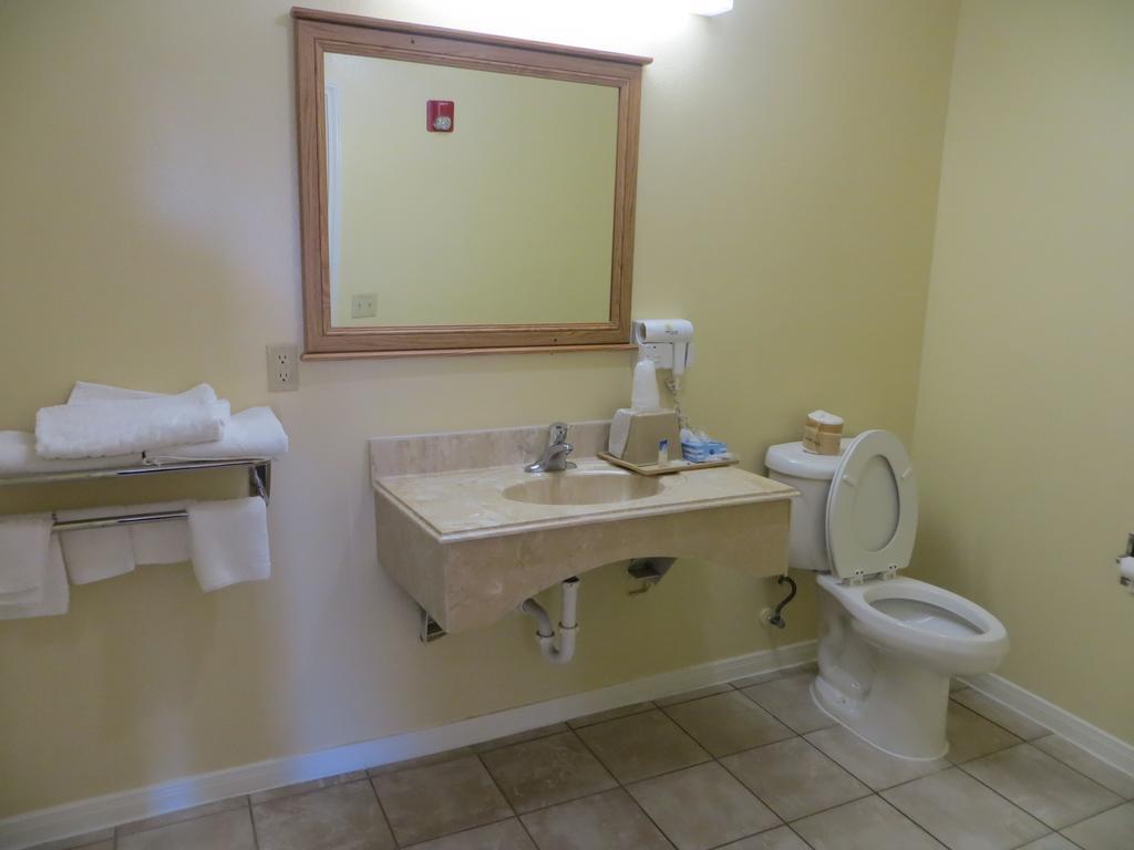 Americas Best Value Inn & Suites Hempstead Rum bild