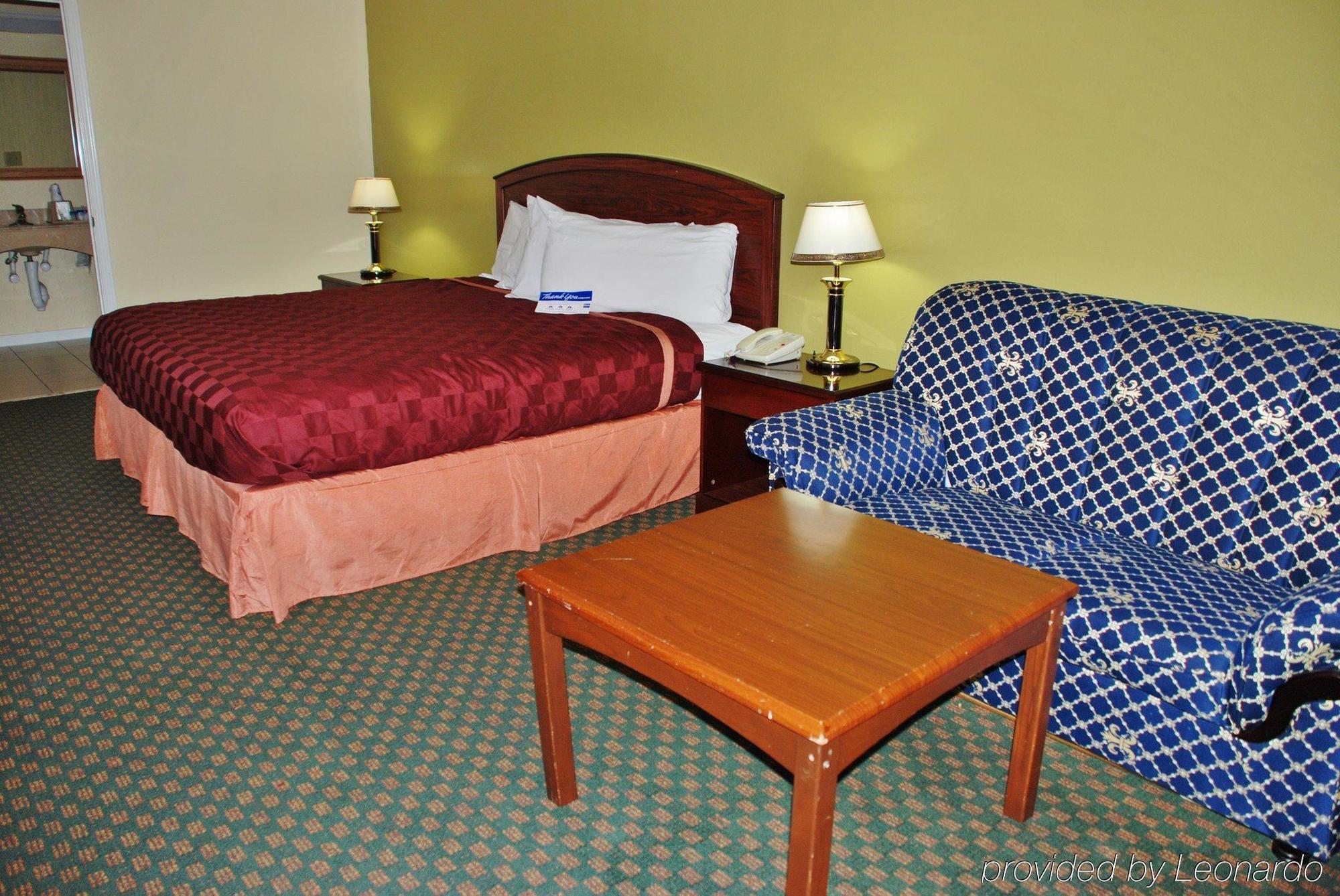 Americas Best Value Inn & Suites Hempstead Exteriör bild