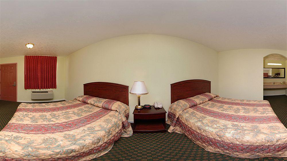 Americas Best Value Inn & Suites Hempstead Exteriör bild