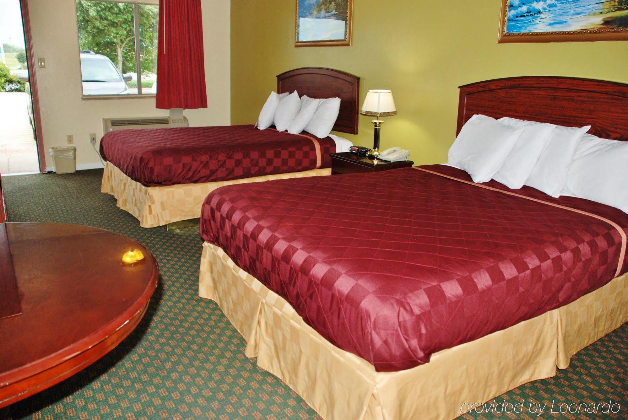 Americas Best Value Inn & Suites Hempstead Exteriör bild