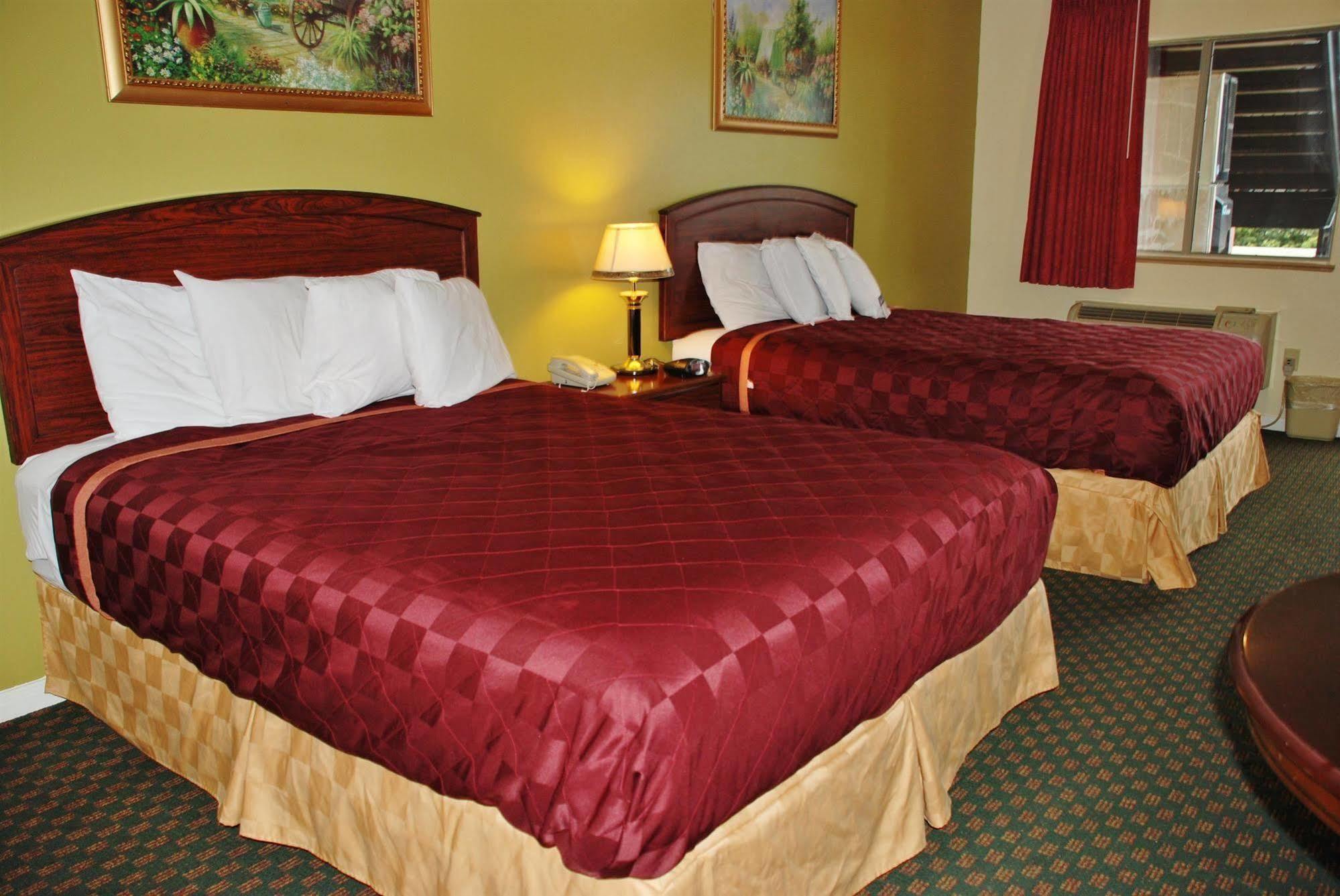 Americas Best Value Inn & Suites Hempstead Exteriör bild