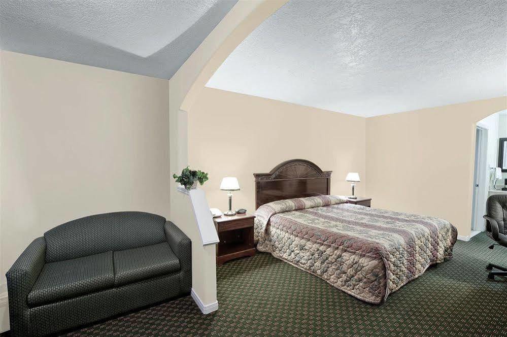 Americas Best Value Inn & Suites Hempstead Exteriör bild